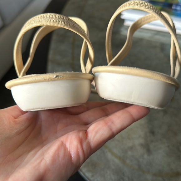 Corso Como 9 yellow sandal EUC - Picture 8 of 9